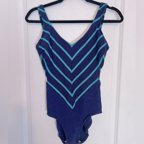 VNTG 70s Robby Len Swimfashions Textured Chevron One Piece Swimsuit - Picture 1 of 6